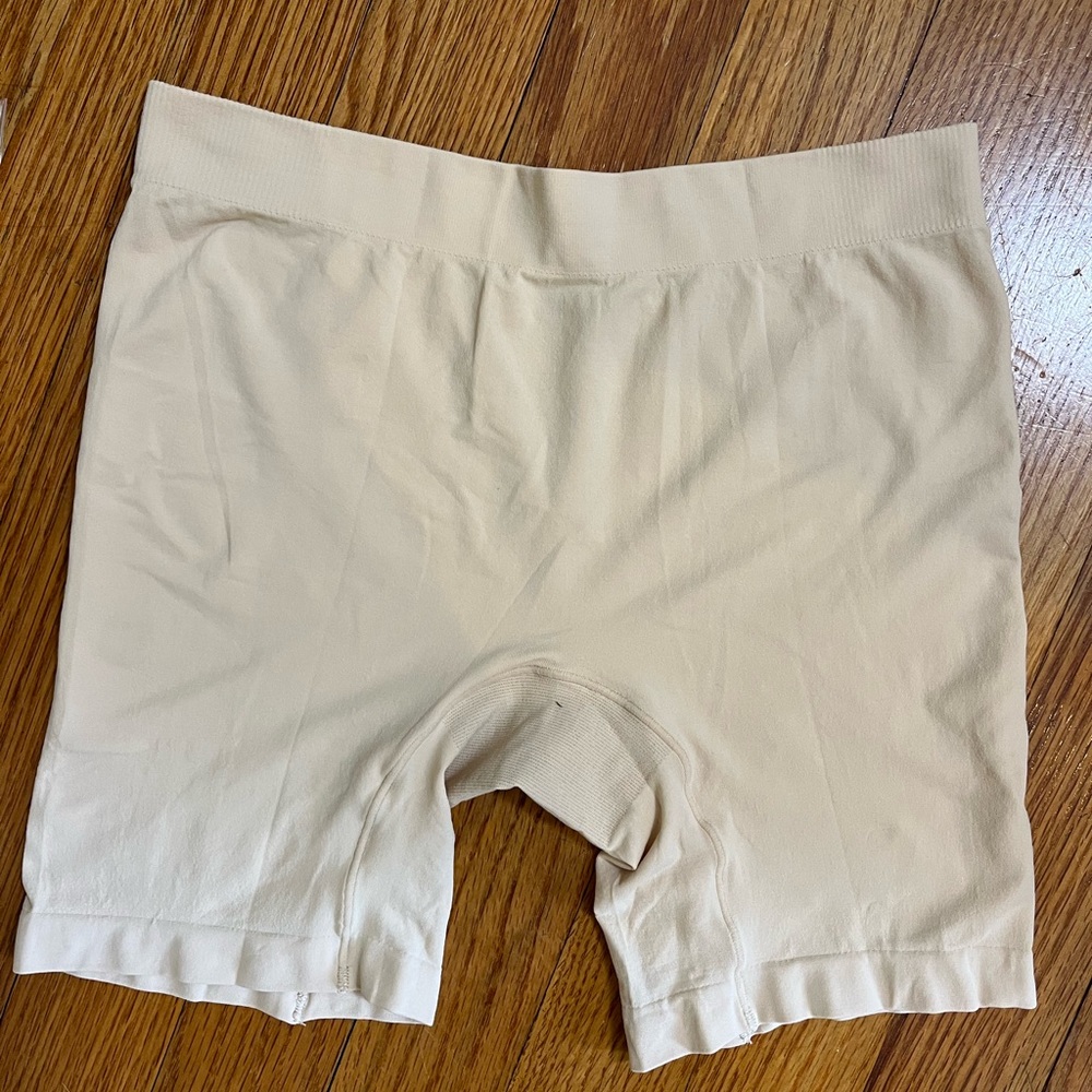 Thigh Society 5” anti-chafing cooling shorts size L/XL beige and black avail